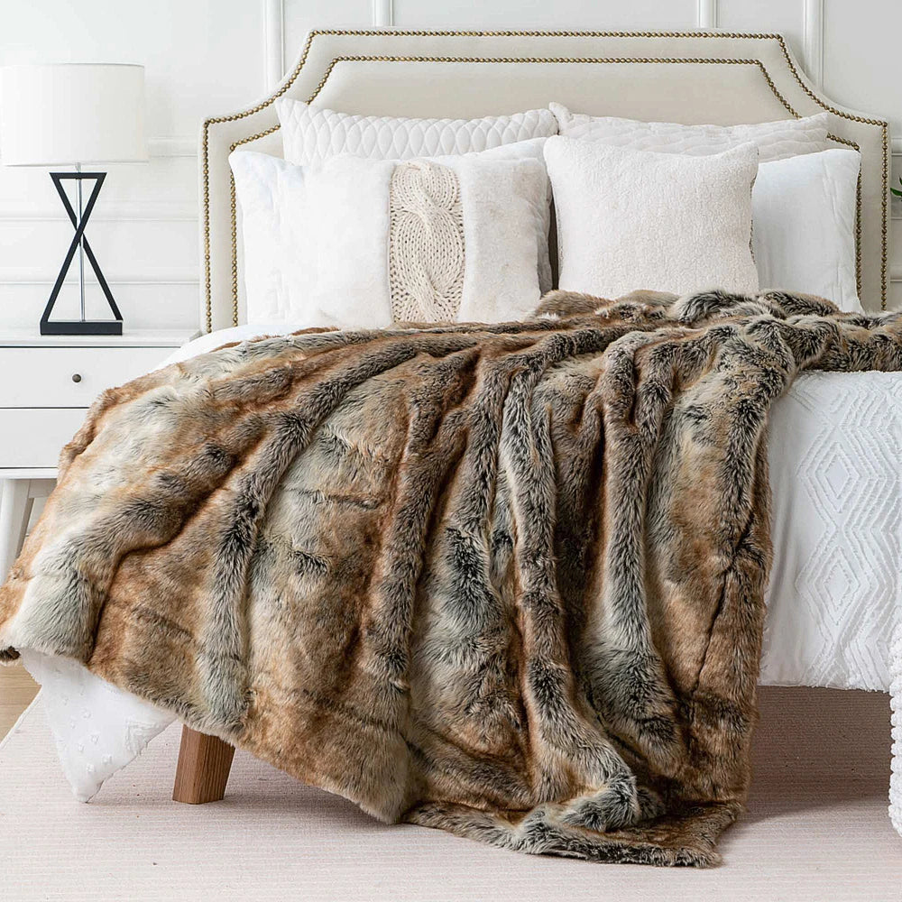 Battilo Faux Fur Throw Blanket