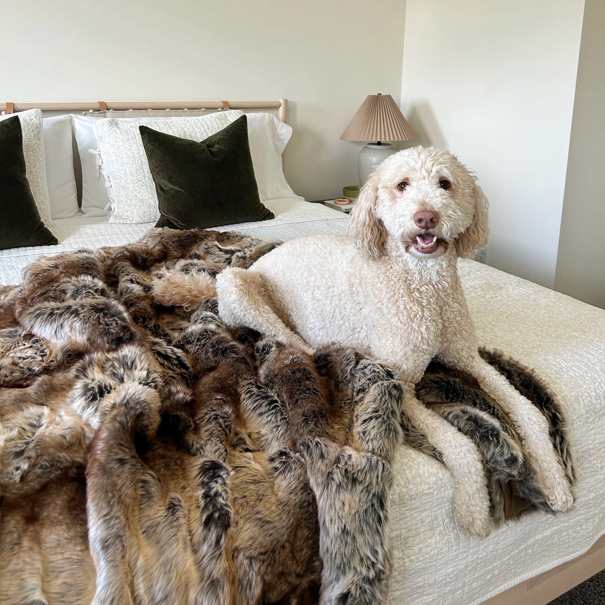 Battilo Faux Fur Throw Blanket